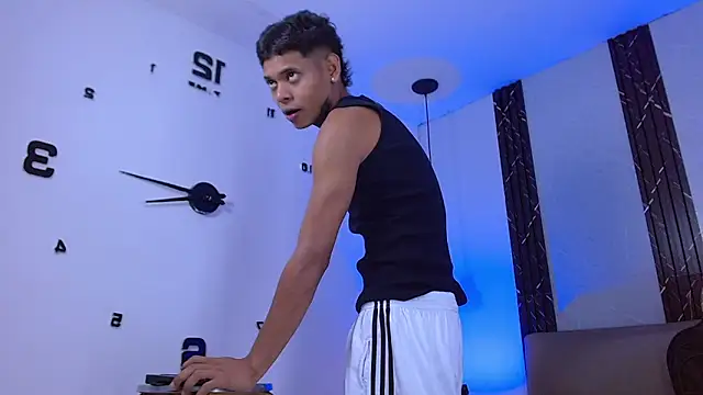 Damar fhelipe online show from November 4, 2025, 4:22 am