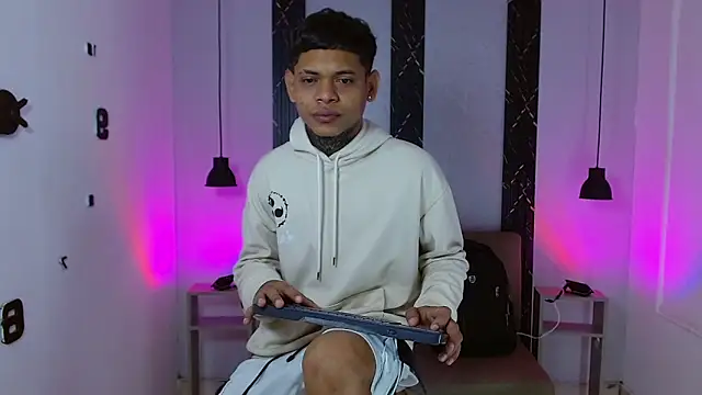 Damar fhelipe online show from November 12, 2025, 3:40 am