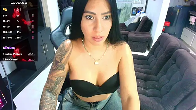 Snapshot of Pamela-fit chatting on June 30, 2026, 11:28 pm Pamela-fit online show from June 30, 2026, 11:28 pm