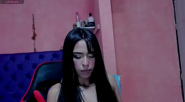 Cloeandtyfanny online show from December 16, 2024, 2:36 am