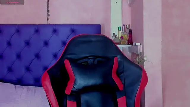 Cloeandtyfanny online show from January 26, 2025, 2:56 am
