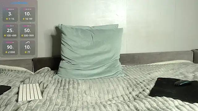 Snapshot of LeoPaulini chatting on November 23, 2025, 1:11 pm LeoPaulini online show from November 23, 2025, 1:11 pm