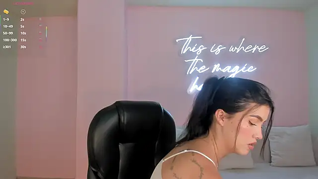 PaulinaSantos  online show from September 27, 2025, 7:30 pm