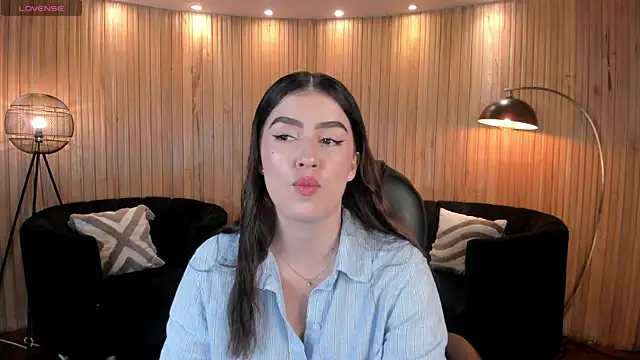 Snapshot of PaulinaSantos_ chatting on July 12, 2026, 5:37 pm PaulinaSantos online show from July 12, 2026, 5:37 pm