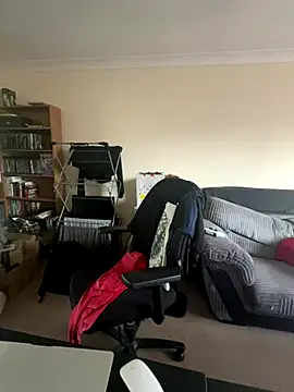 LondonTeffy online show from October 30, 2025, 11:00 am