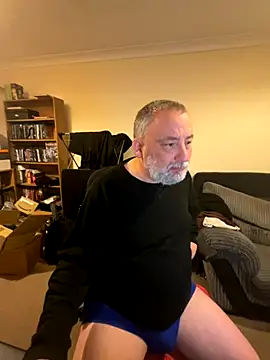 LondonTeffy online show from November 11, 2025, 10:32 pm