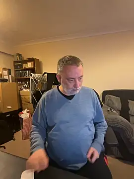 Snapshot of LondonTeffy chatting on December 2, 2025, 10:38 pm LondonTeffy online show from December 2, 2025, 10:38 pm