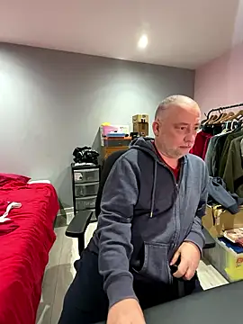 Snapshot of LondonTeffy chatting on January 8, 2026, 10:23 pm LondonTeffy online show from January 8, 2026, 10:23 pm