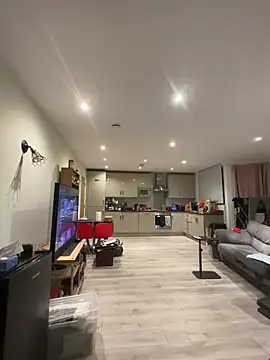 Snapshot of LondonTeffy chatting on February 24, 2026, 10:08 pm LondonTeffy online show from February 24, 2026, 10:08 pm