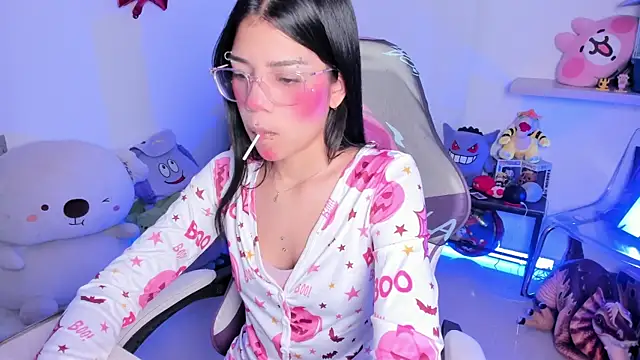 cutestephuwu online show from October 10, 2025, 11:37 pm