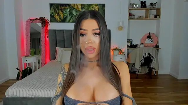 Snapshot of Fancy_Jenn chatting on November 13, 2025, 8:19 pm Fancy Jenn online show from November 13, 2025, 8:19 pm