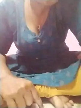 Snapshot of Tamilpriya46 chatting on January 17, 2025, 7:41 am Tamilpriya46 online show from January 17, 2025, 7:41 am