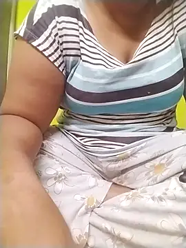 Snapshot of Tamilpriya46 chatting on October 4, 2025, 5:33 pm Tamilpriya46 online show from October 4, 2025, 5:33 pm