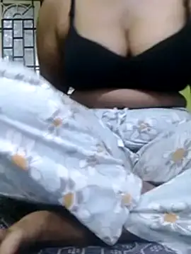 Snapshot of Tamilpriya46 chatting on October 21, 2025, 4:51 pm Tamilpriya46 online show from October 21, 2025, 4:51 pm