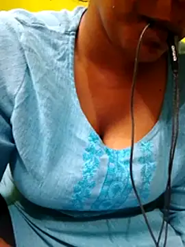 Snapshot of Tamilpriya46 chatting on November 7, 2025, 5:24 pm Tamilpriya46 online show from November 7, 2025, 5:24 pm