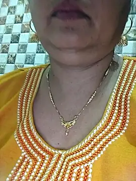 Snapshot of Dianaa9 chatting on November 12, 2025, 2:23 am Dianaa9 online show from November 12, 2025, 2:23 am