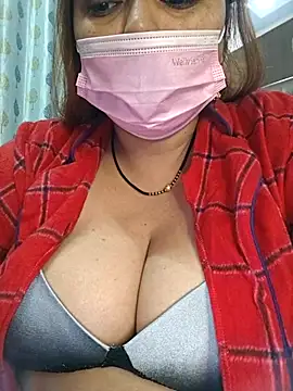 Snapshot of Dianaa9 chatting on November 13, 2025, 10:25 am Dianaa9 online show from November 13, 2025, 10:25 am