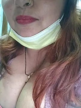 Snapshot of Dianaa9 chatting on December 15, 2025, 6:01 pm Dianaa9 online show from December 15, 2025, 6:01 pm