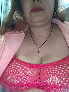 Snapshot of Dianaa9 chatting on December 16, 2025, 6:46 pm Dianaa9 online show from December 16, 2025, 6:46 pm