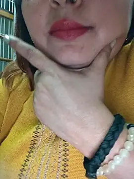 Snapshot of Dianaa9 chatting on February 10, 2026, 6:12 pm Dianaa9 online show from February 10, 2026, 6:12 pm