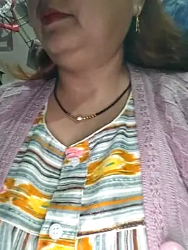 Snapshot of Dianaa9 chatting on February 14, 2026, 2:58 pm Dianaa9 online show from February 14, 2026, 2:58 pm