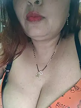 Snapshot of Dianaa9 chatting on February 19, 2026, 5:42 pm Dianaa9 online show from February 19, 2026, 5:42 pm