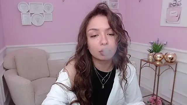 LucySkilar online show from October 5, 2025, 4:33 am