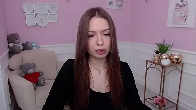 LucySkilar online show from November 13, 2025, 10:36 am