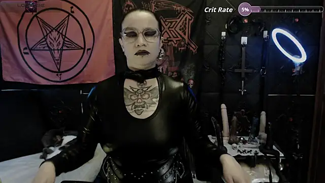 Snapshot of Evil_Queen_666 chatting on September 14, 2025, 6:56 am Evil Queen 666 online show from September 14, 2025, 6:56 am