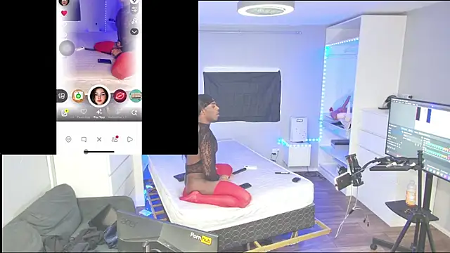 Snapshot of THICKwithDICKK chatting on February 12, 2025, 4:44 pm THICKwithDICKK online show from February 12, 2025, 4:44 pm