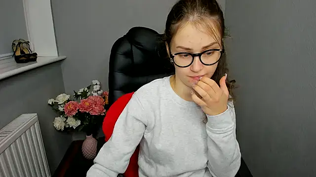 Snapshot of AfinaCutie chatting on December 5, 2024, 5:06 pm AfinaCutie online show from December 5, 2024, 5:06 pm