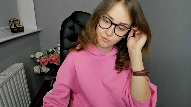 Snapshot of AfinaCutie chatting on December 7, 2024, 2:13 pm AfinaCutie online show from December 7, 2024, 2:13 pm