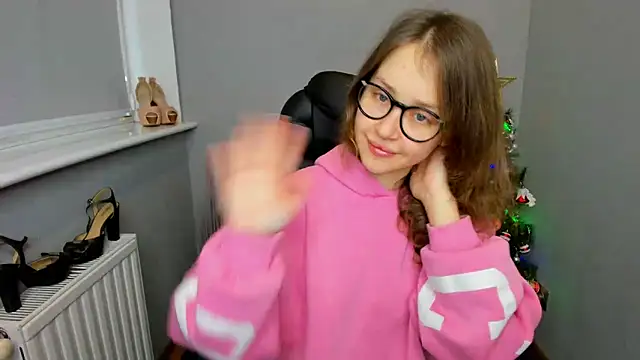 Snapshot of AfinaCutie chatting on January 4, 2025, 7:34 am AfinaCutie online show from January 4, 2025, 7:34 am
