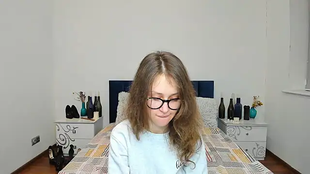 Snapshot of AfinaCutie chatting on January 21, 2025, 4:37 pm AfinaCutie online show from January 21, 2025, 4:37 pm