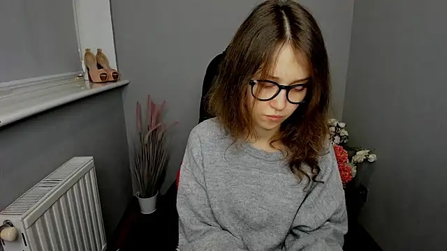 Snapshot of AfinaCutie chatting on February 1, 2025, 12:47 pm AfinaCutie online show from February 1, 2025, 12:47 pm