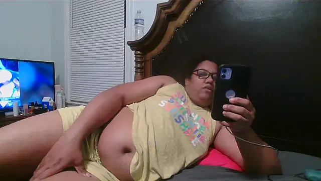 Snapshot of ebonyred chatting on December 31, 2024, 1:57 am ebonyred online show from December 31, 2024, 1:57 am
