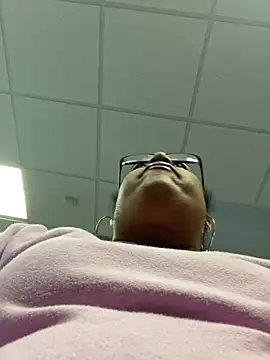 Snapshot of ebonyred chatting on January 28, 2025, 8:36 pm ebonyred online show from January 28, 2025, 8:36 pm