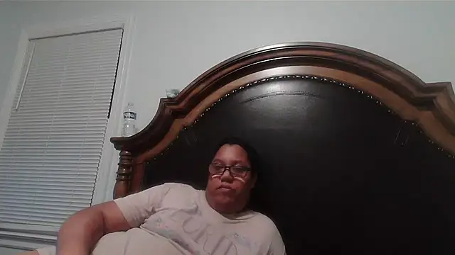 Snapshot of ebonyred chatting on February 1, 2025, 3:08 am ebonyred online show from February 1, 2025, 3:08 am