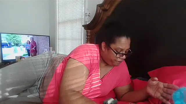 Snapshot of ebonyred chatting on March 2, 2025, 9:32 pm ebonyred online show from March 2, 2025, 9:32 pm