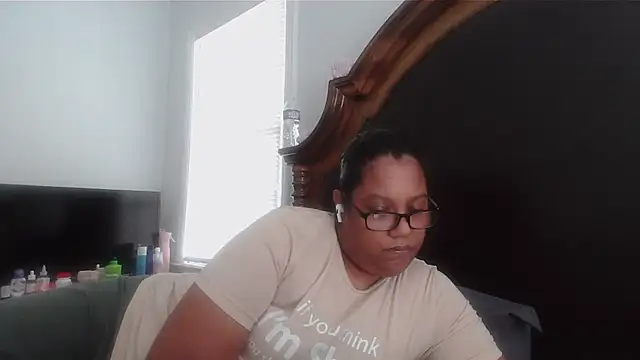 Snapshot of ebonyred chatting on September 11, 2025, 6:19 pm ebonyred online show from September 11, 2025, 6:19 pm