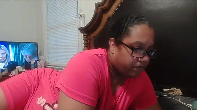 Snapshot of ebonyred chatting on September 18, 2025, 10:45 pm ebonyred online show from September 18, 2025, 10:45 pm