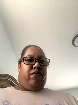 Snapshot of ebonyred chatting on September 20, 2025, 4:41 pm ebonyred online show from September 20, 2025, 4:41 pm