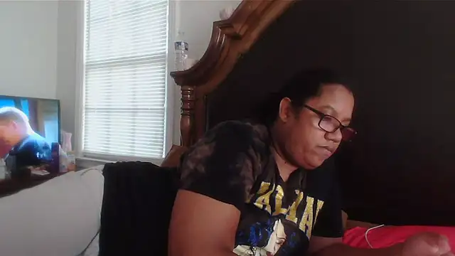 ebonyred online show from November 6, 2025, 8:10 pm