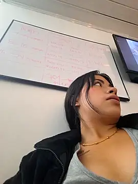 sylvana 19 online show from September 11, 2025, 4:07 pm