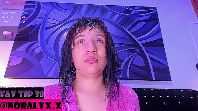 Snapshot of hey_noraly chatting on July 19, 2026, 4:16 am hey noraly online show from July 19, 2026, 4:16 am
