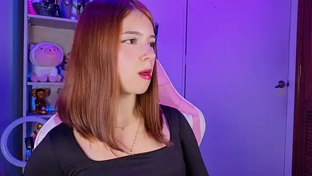 EmilyMiller  online show from December 19, 2025, 4:36 pm