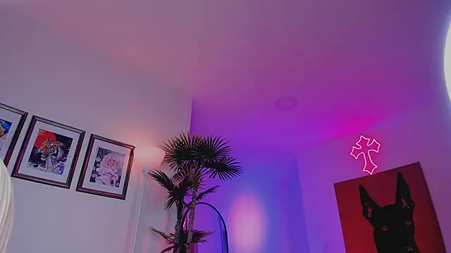 Taylor  foxxx online show from October 22, 2025, 4:35 am