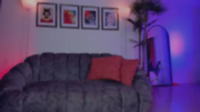 Taylor  foxxx online show from November 25, 2025, 6:02 am