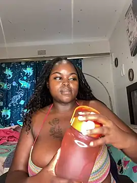 Snapshot of Honeycoco0211 chatting on February 1, 2025, 9:54 am Honeycoco0211 online show from February 1, 2025, 9:54 am