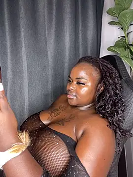 Honeycoco0211 online show from October 1, 2025, 8:37 pm